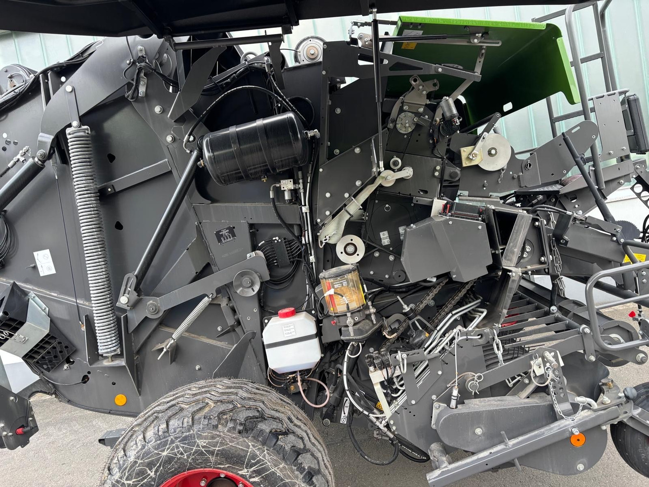 Fendt Rotana 160 V Xtra - 25 Messer - Máquina para produção de feno: foto 2 Fendt Rotana 160 V Xtra - 25 Messer - Máquina para produção de feno: foto 2