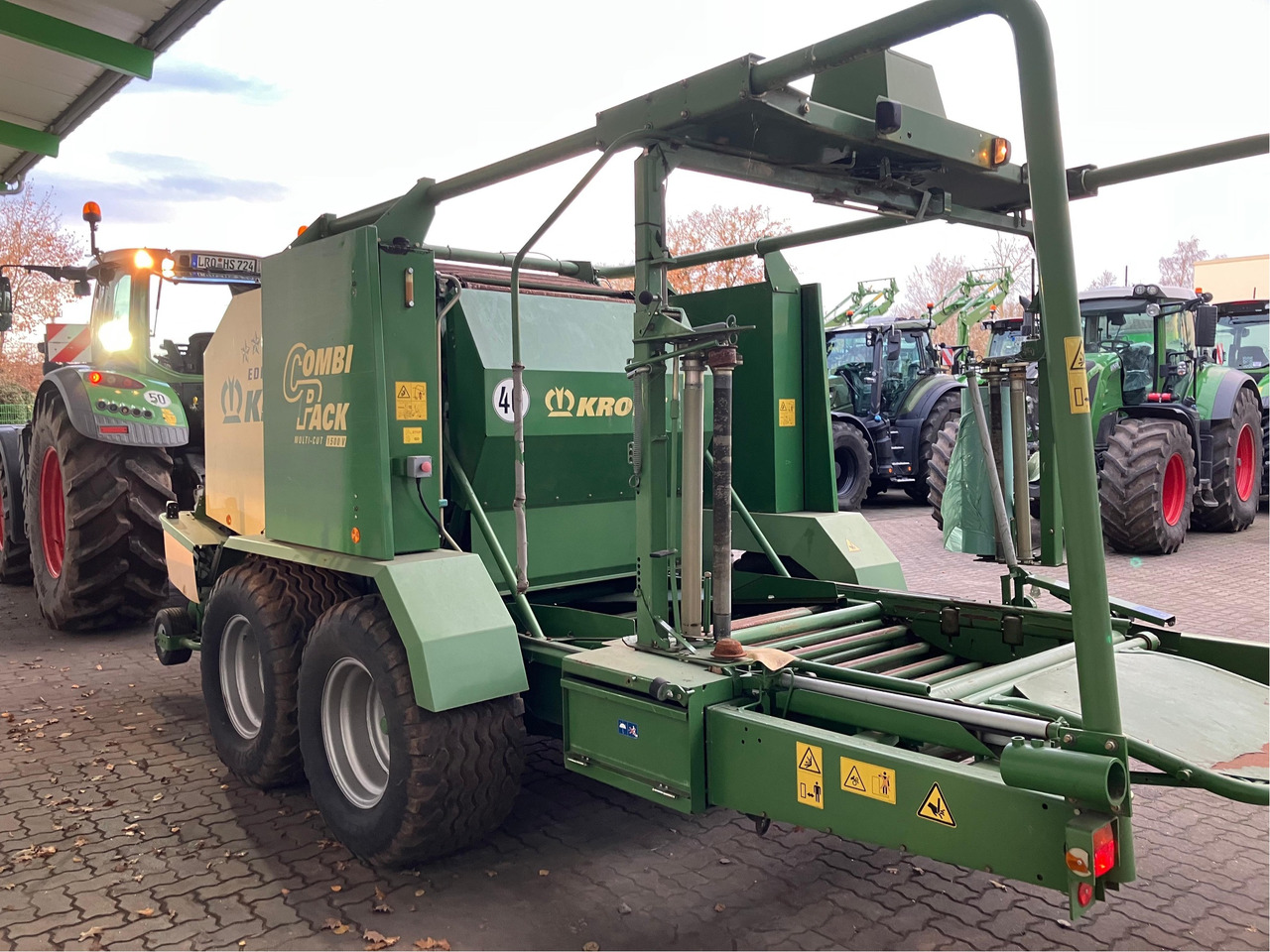 Krone CombiPack multicut 1500V - Máquina para produção de feno: foto 2 Krone CombiPack multicut 1500V - Máquina para produção de feno: foto 2