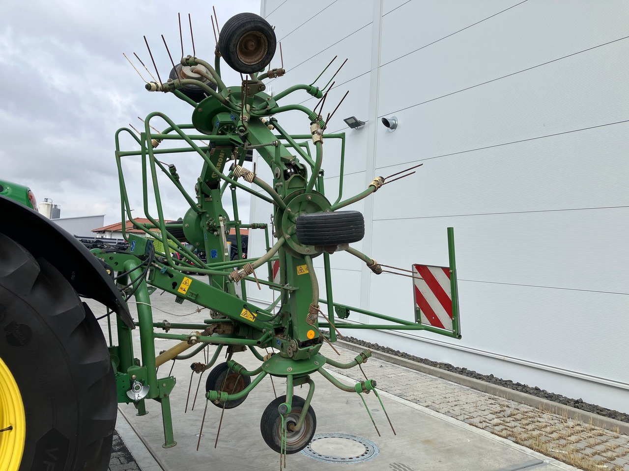 Krone KW 6.70/6 - Ancinho enleirador: foto 3 Krone KW 6.70/6 - Ancinho enleirador: foto 3