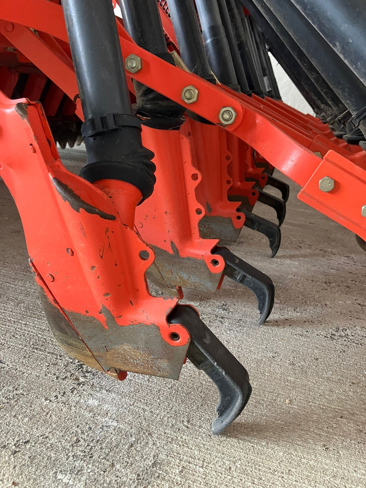 Kuhn Drillmaschinen - Semeadeira: foto 5 Kuhn Drillmaschinen - Semeadeira: foto 5