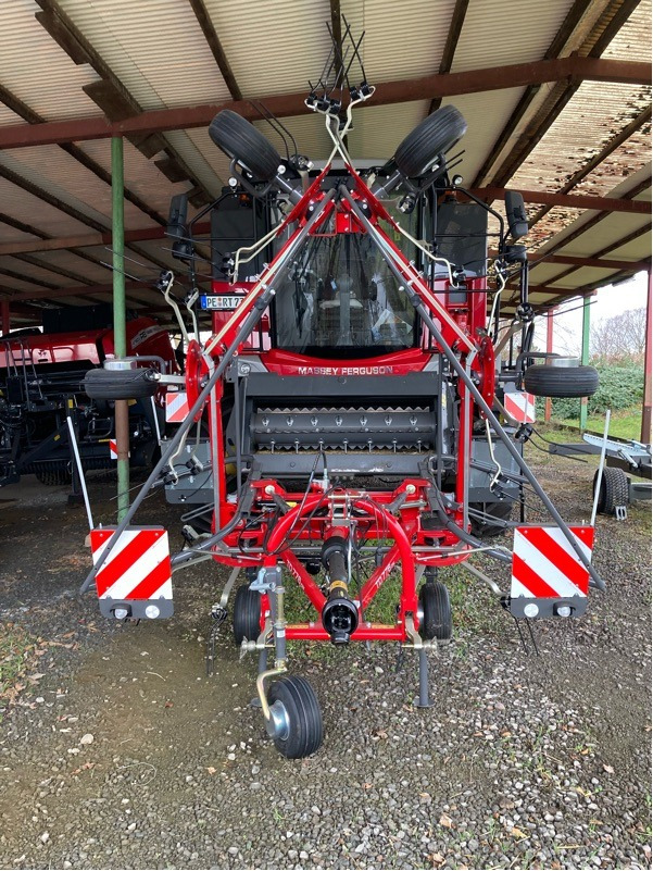 Massey Ferguson TD 776 DN - Ancinho enleirador: foto 1 Massey Ferguson TD 776 DN - Ancinho enleirador: foto 1