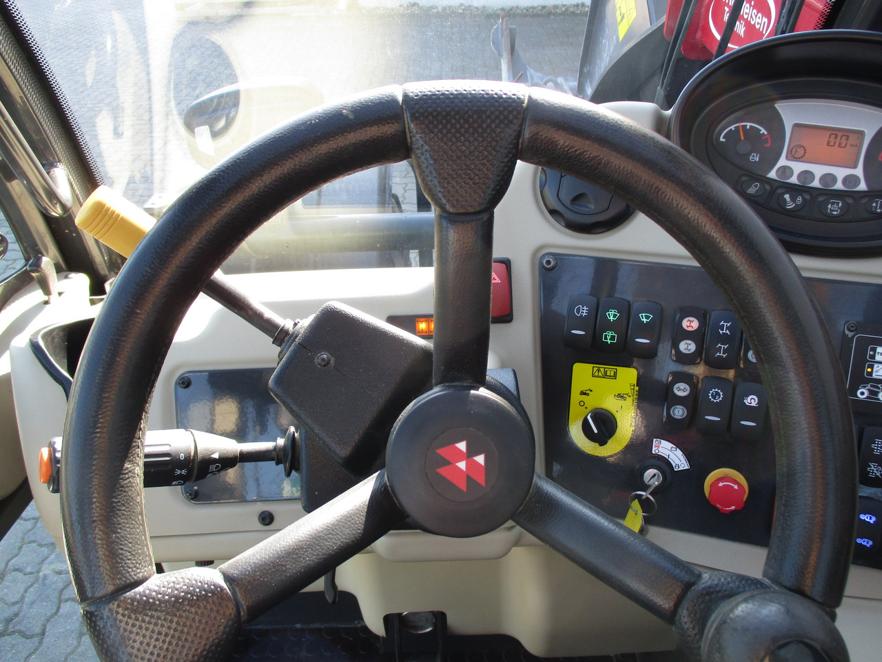 Massey Ferguson TH 7038 T4f - Carregadeira: foto 3 Massey Ferguson TH 7038 T4f - Carregadeira: foto 3