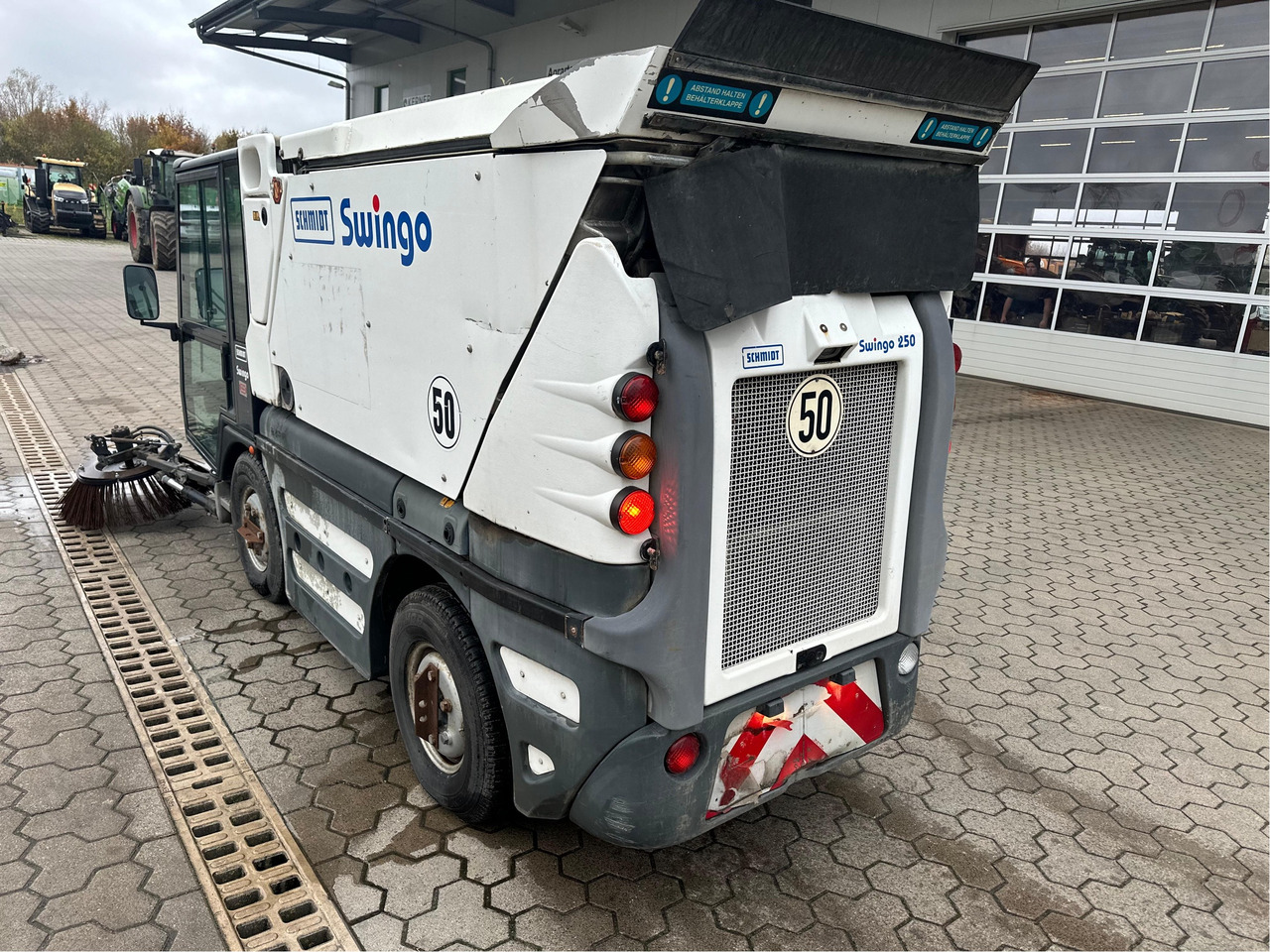 Schmidt Kehrmaschine Compact 200 - Gadanheira: foto 4 Schmidt Kehrmaschine Compact 200 - Gadanheira: foto 4