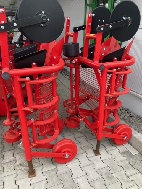 Tehnos IK 1D Kartoffelroder - Colheitadeira: foto 1 Tehnos IK 1D Kartoffelroder - Colheitadeira: foto 1