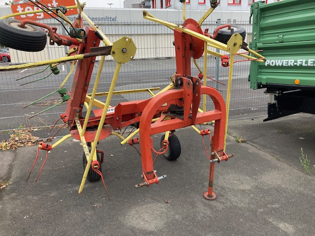 Unifarm CW 4.40 - Ancinho enleirador: foto 1 Unifarm CW 4.40 - Ancinho enleirador: foto 1