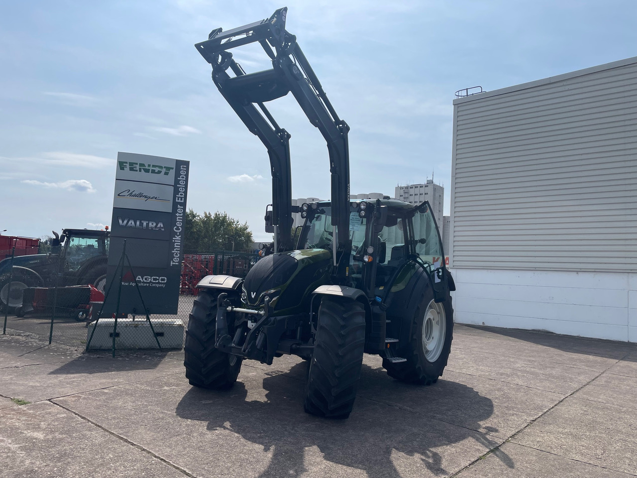 Valtra N155 EA 2B1 - Trator: foto 1 Valtra N155 EA 2B1 - Trator: foto 1