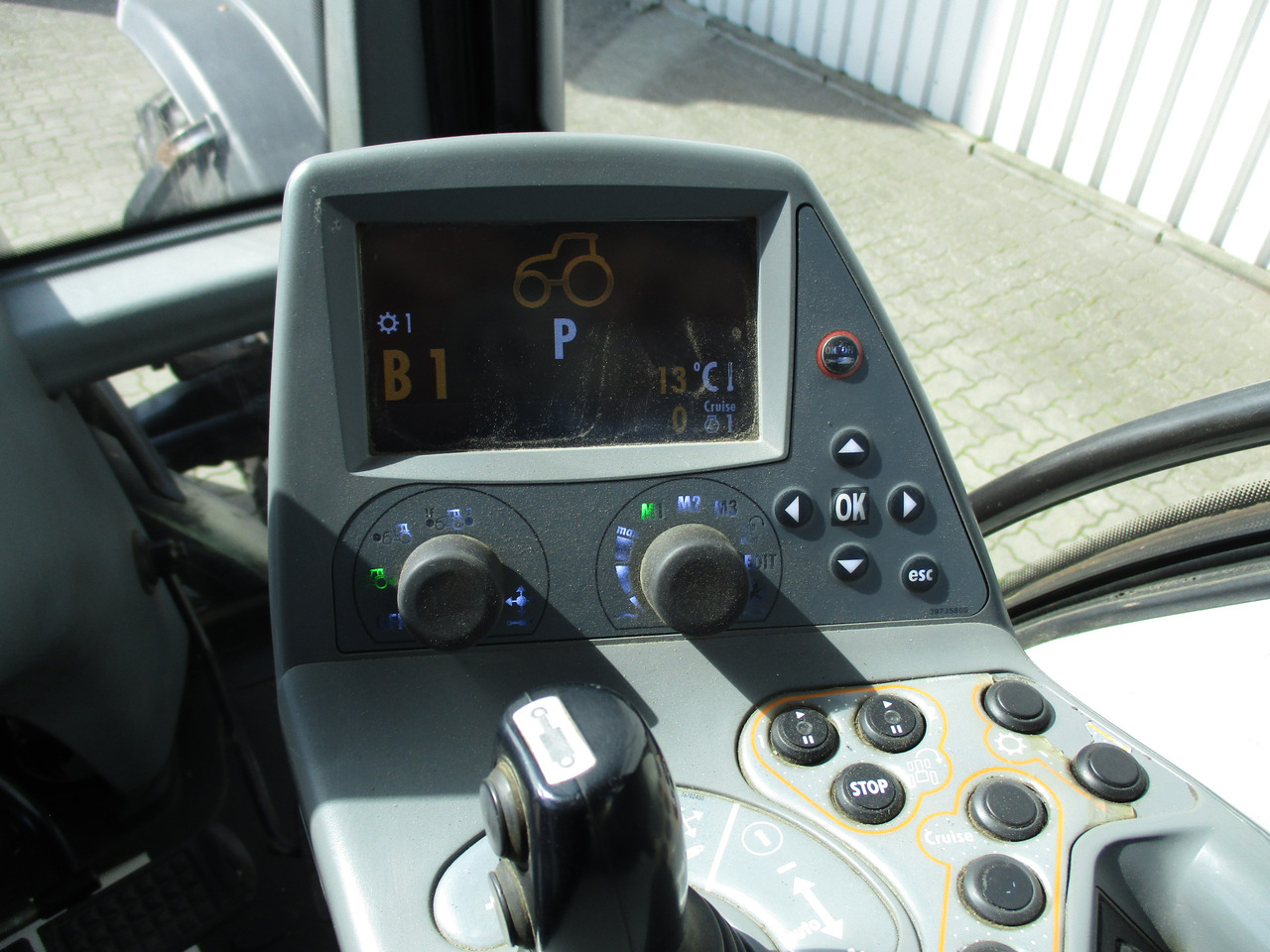 Valtra T 213 - Trator: foto 4 Valtra T 213 - Trator: foto 4