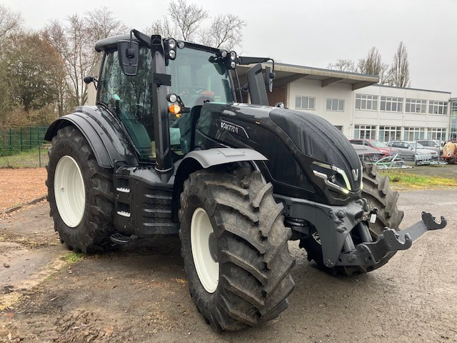 Valtra T235 V 2A1 - Trator: foto 2 Valtra T235 V 2A1 - Trator: foto 2