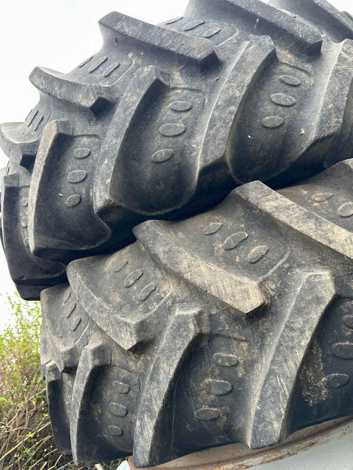 Zwill. 460/85R30 520/85R46 - Jantes e pneus: foto 2 Zwill. 460/85R30 520/85R46 - Jantes e pneus: foto 2