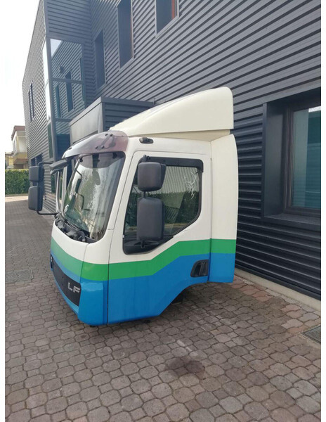 DAF LF45 LF55 Euro 5 - Cabine e interior de Caminhão: foto 1 DAF LF45 LF55 Euro 5 - Cabine e interior de Caminhão: foto 1