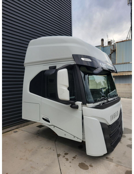 Cabine e interior de Caminhão Iveco S-WAY: foto 20