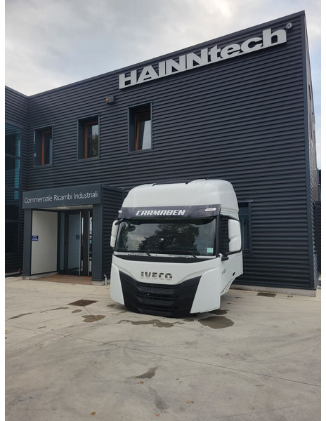 Cabine e interior de Caminhão Iveco S-WAY: foto 9