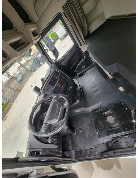 Cabine e interior de Caminhão Iveco S-WAY: foto 18