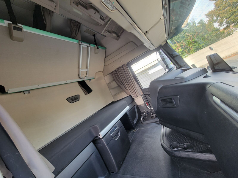Cabine e interior de Caminhão Iveco S-WAY: foto 6