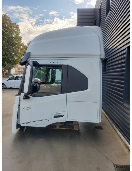 Cabine e interior de Caminhão Iveco S-WAY: foto 7