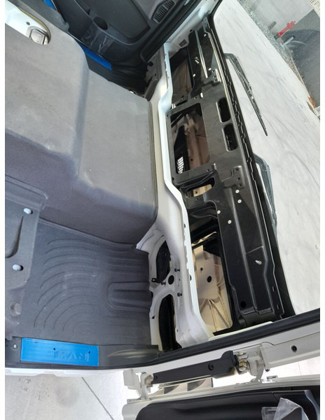 Cabine e interior de Caminhão MAN TGM - TGL Euro 6: foto 9