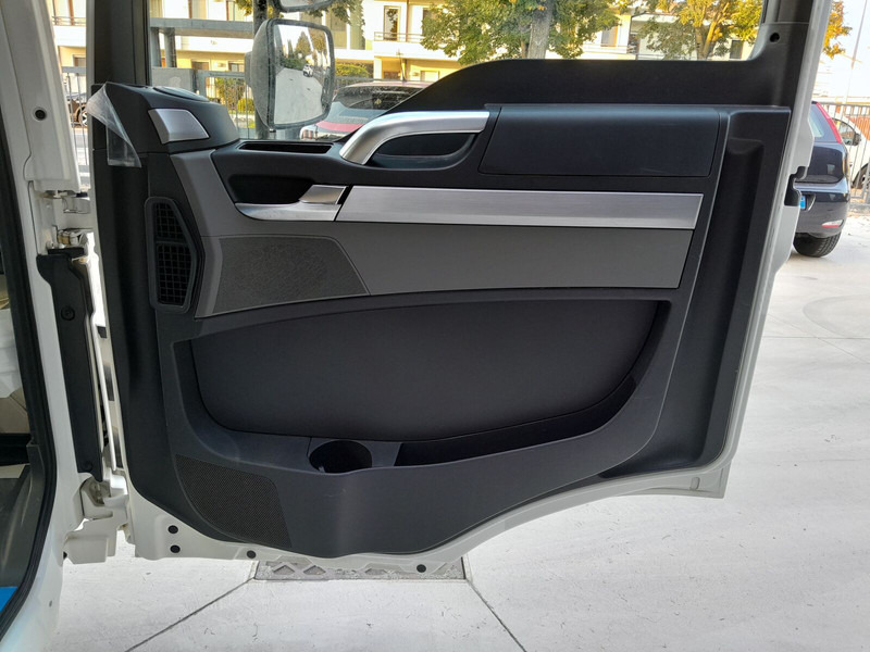Cabine e interior de Caminhão MAN TGM - TGL Euro 6: foto 11