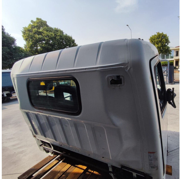 Mitsubishi CANTER " S TYPE " - Cabine e interior de Caminhão: foto 3 Mitsubishi CANTER " S TYPE " - Cabine e interior de Caminhão: foto 3