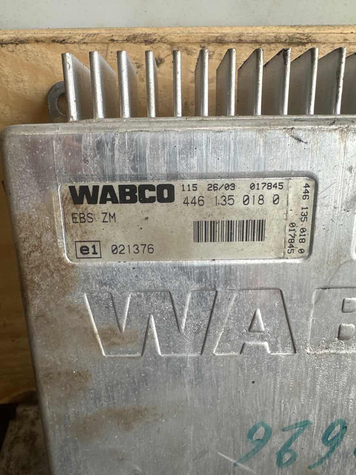 IVECO EBS ECU 4461350180 - Sistema elétrico de Caminhão: foto 2 IVECO EBS ECU 4461350180 - Sistema elétrico de Caminhão: foto 2