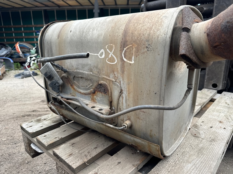 IVECO EXHAUST 504135187 - Silenciador de Caminhão: foto 1 IVECO EXHAUST 504135187 - Silenciador de Caminhão: foto 1