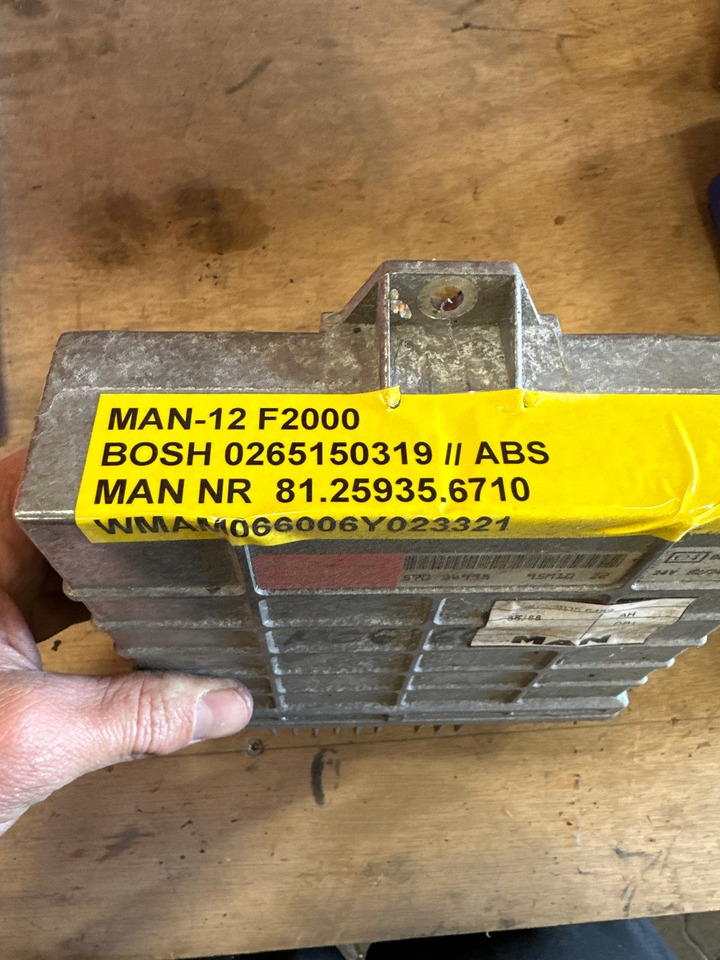 MAN ABS ECU 81.25935-6459 - Sistema elétrico de Caminhão: foto 2 MAN ABS ECU 81.25935-6459 - Sistema elétrico de Caminhão: foto 2