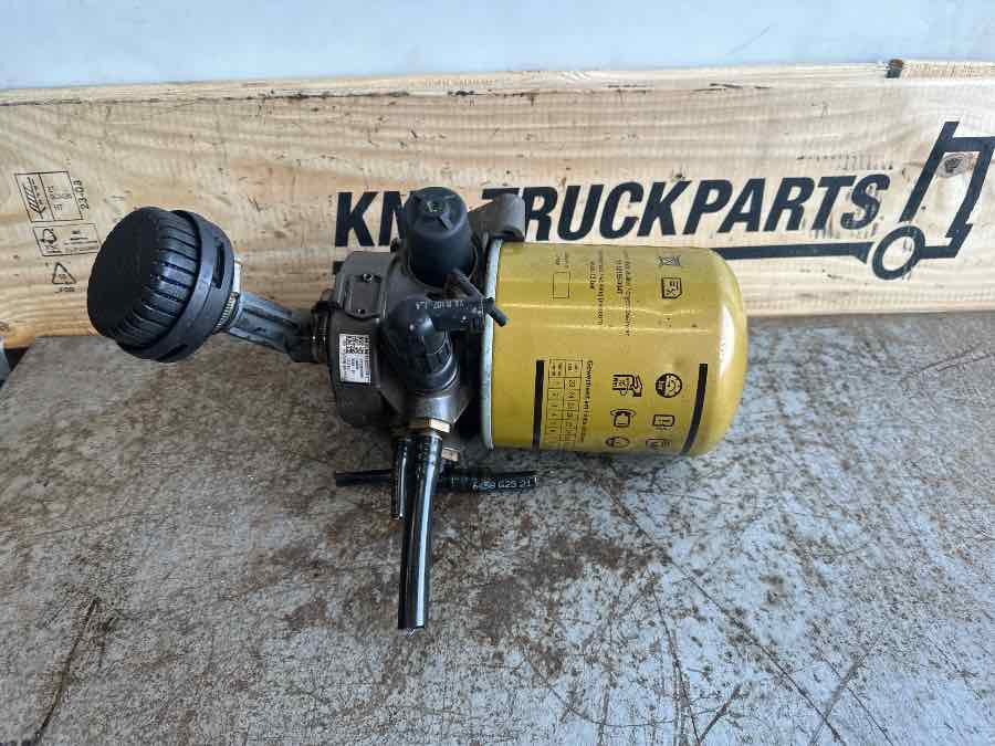 MAN AIR DRYER 81.52102-6410 - Sistema de admissão de ar de Caminhão: foto 1 MAN AIR DRYER 81.52102-6410 - Sistema de admissão de ar de Caminhão: foto 1