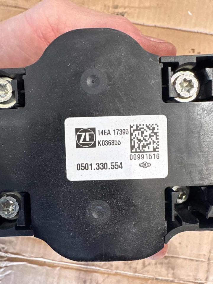 MAN CONTROL UNIT 81.32690-6072 - Caixas de velocidade e peças de Caminhão: foto 3 MAN CONTROL UNIT 81.32690-6072 - Caixas de velocidade e peças de Caminhão: foto 3