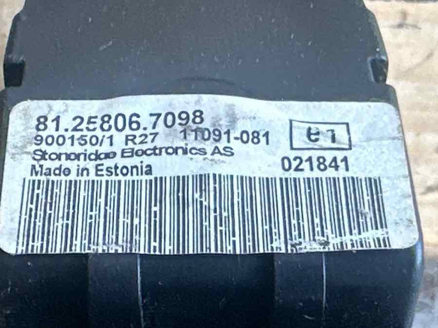 MAN DOOR MODULE 81.25806-7098 - Sistema elétrico de Caminhão: foto 3 MAN DOOR MODULE 81.25806-7098 - Sistema elétrico de Caminhão: foto 3