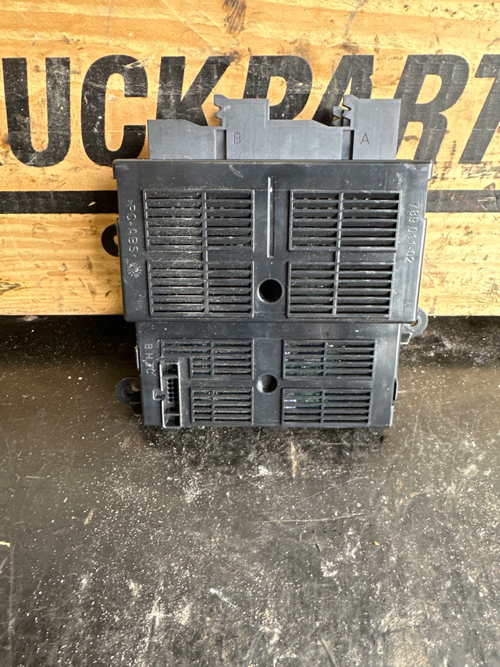 MAN ECU 81.25814-7021 - Sistema elétrico de Caminhão: foto 1 MAN ECU 81.25814-7021 - Sistema elétrico de Caminhão: foto 1