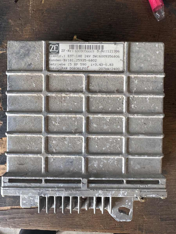 MAN ECU EST 81.25935-6802 - Sistema elétrico de Caminhão: foto 1 MAN ECU EST 81.25935-6802 - Sistema elétrico de Caminhão: foto 1
