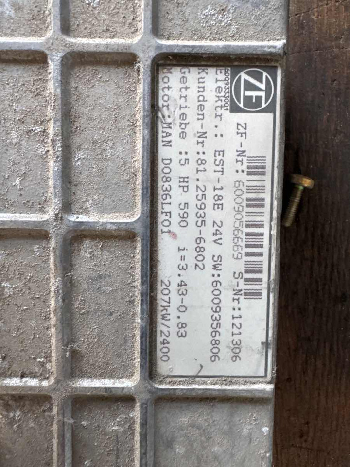 MAN ECU EST 81.25935-6802 - Sistema elétrico de Caminhão: foto 2 MAN ECU EST 81.25935-6802 - Sistema elétrico de Caminhão: foto 2
