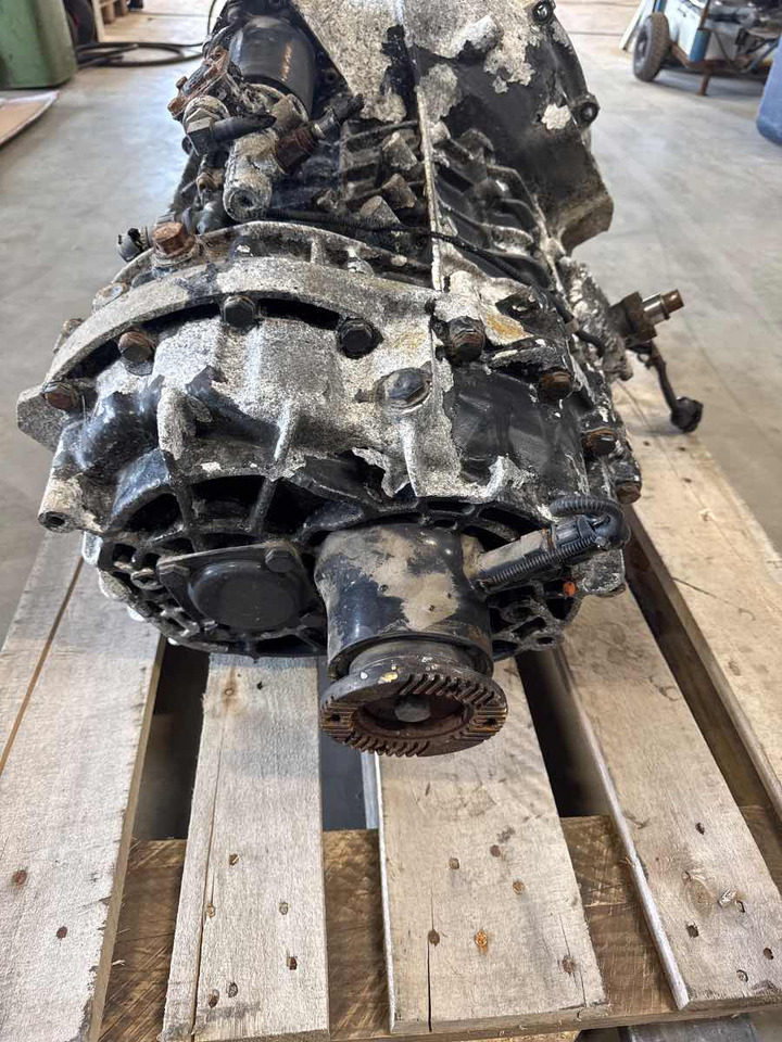 MAN GEARBOX 6S800 TO // 81.32004-6180 - Caixa de câmbio de Caminhão: foto 3 MAN GEARBOX 6S800 TO // 81.32004-6180 - Caixa de câmbio de Caminhão: foto 3