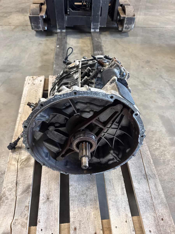 MAN GEARBOX 6S800 TO // 81.32004-6180 - Caixa de câmbio de Caminhão: foto 1 MAN GEARBOX 6S800 TO // 81.32004-6180 - Caixa de câmbio de Caminhão: foto 1