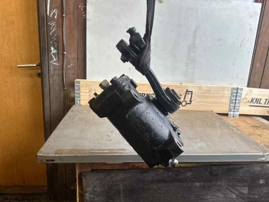 MAN STEERING GEAR 85.46200-6007 - Direcção de Caminhão: foto 1 MAN STEERING GEAR 85.46200-6007 - Direcção de Caminhão: foto 1