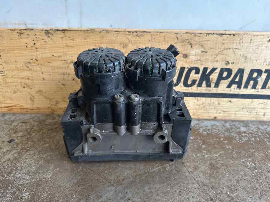 MAN VALVE 81.52106-9050 - Válvula de freio de Caminhão: foto 1 MAN VALVE 81.52106-9050 - Válvula de freio de Caminhão: foto 1