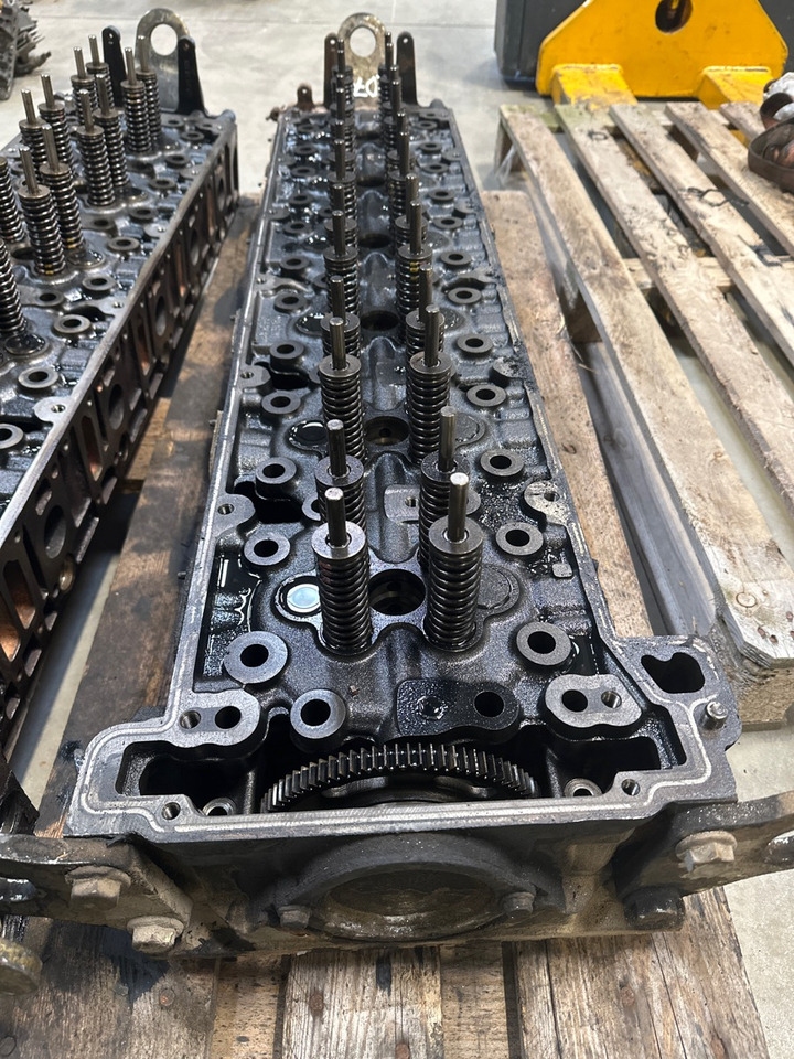 MERCEDES CYLINDERHEAD A4710102720 - Cabeça do motor de Caminhão: foto 2 MERCEDES CYLINDERHEAD A4710102720 - Cabeça do motor de Caminhão: foto 2