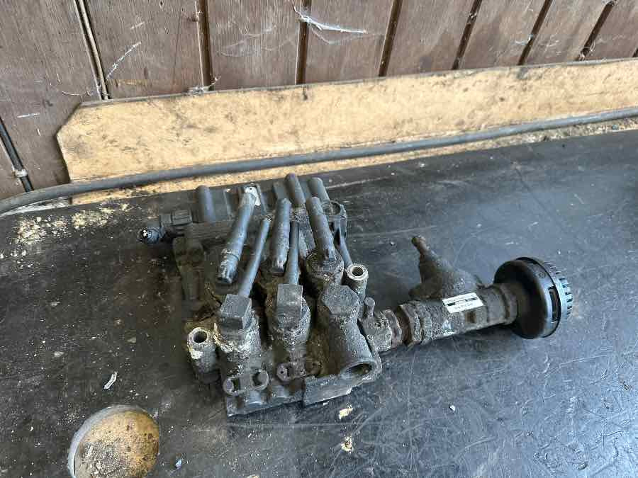 MERCEDES SOLENOID VALVE A0003276825 - Peça de reposição de Ônibus: foto 1 MERCEDES SOLENOID VALVE A0003276825 - Peça de reposição de Ônibus: foto 1