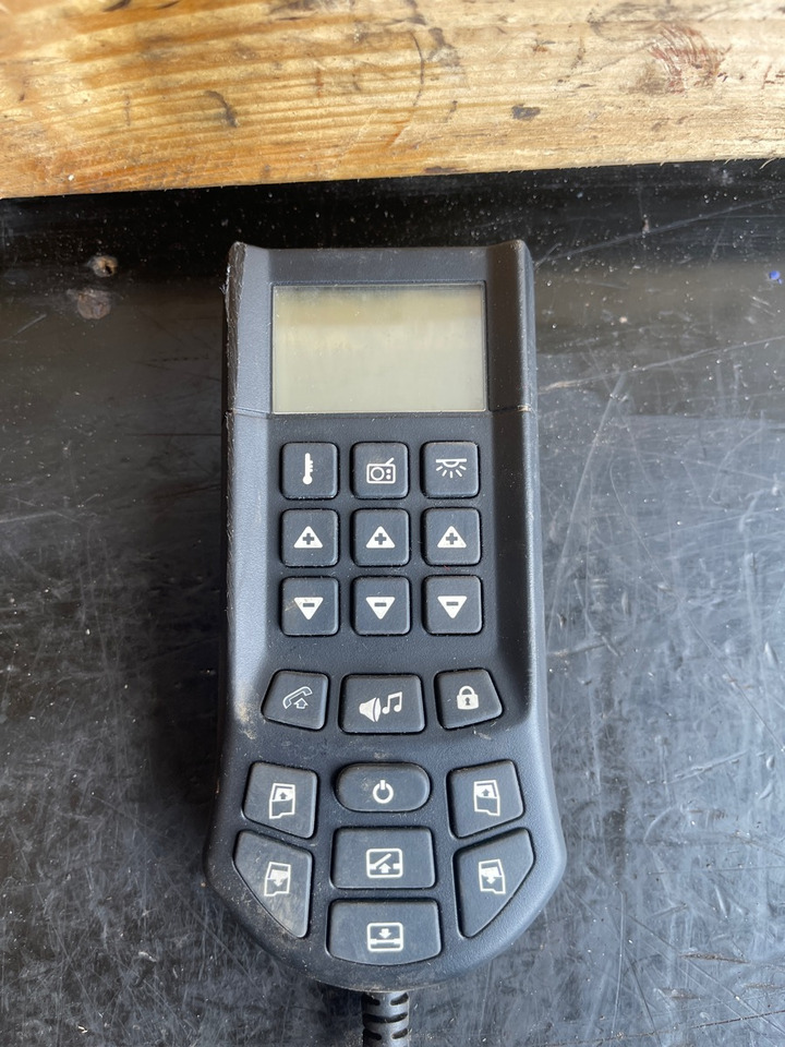 RENAULT REMOTE PANEL 7422133150 - Cabine e interior de Caminhão: foto 1 RENAULT REMOTE PANEL 7422133150 - Cabine e interior de Caminhão: foto 1