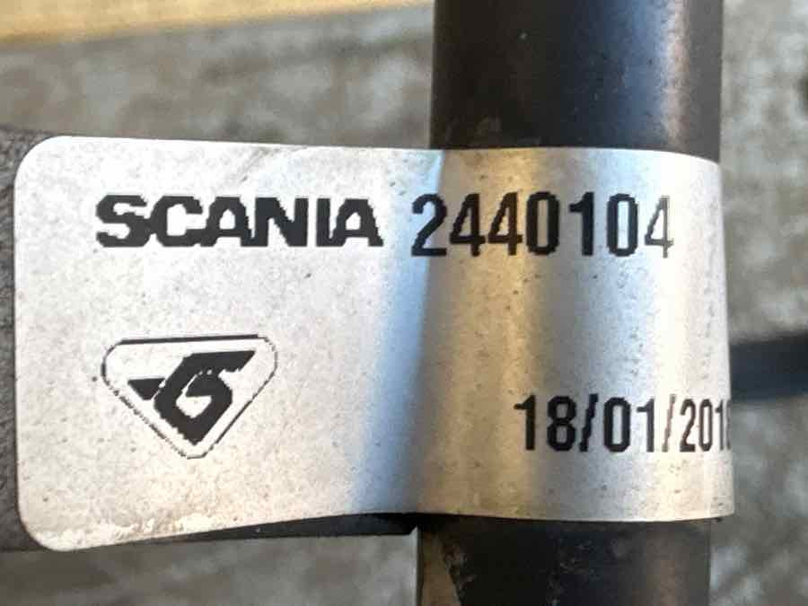 SCANIA A/C PIPE 2440104 - Tubo de admissão de Caminhão: foto 2 SCANIA A/C PIPE 2440104 - Tubo de admissão de Caminhão: foto 2