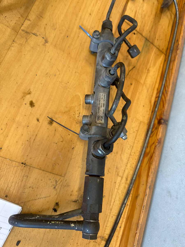 SCANIA ACCUMULATOR RH 2127080 - Fornecimento de combustível de Caminhão: foto 1 SCANIA ACCUMULATOR RH 2127080 - Fornecimento de combustível de Caminhão: foto 1