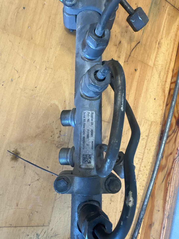 SCANIA ACCUMULATOR RH 2127080 - Fornecimento de combustível de Caminhão: foto 2 SCANIA ACCUMULATOR RH 2127080 - Fornecimento de combustível de Caminhão: foto 2