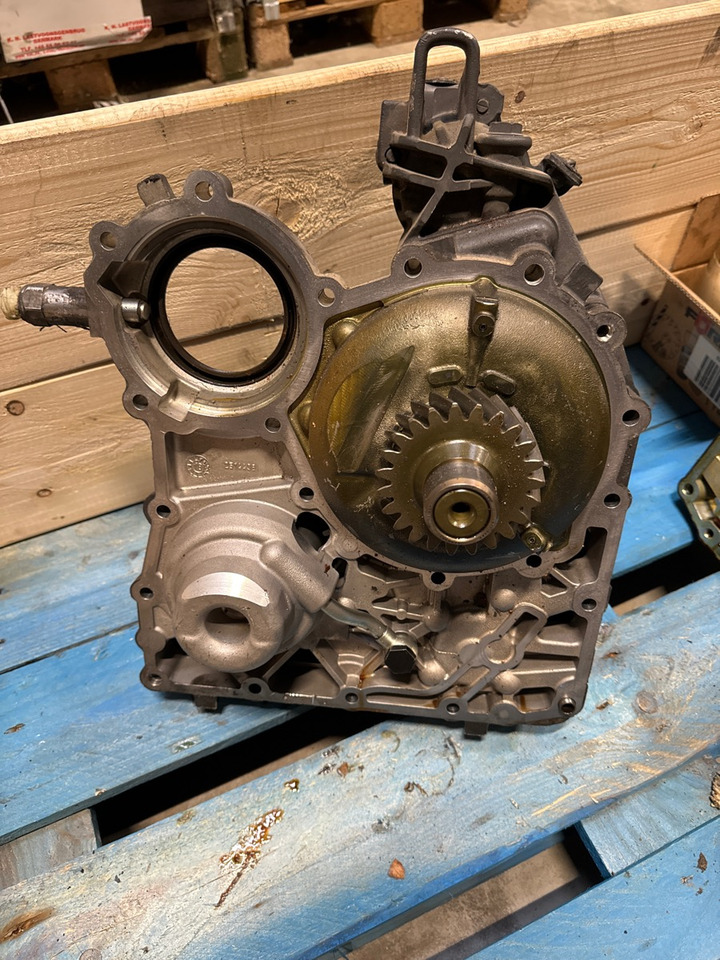 SCANIA RETRADE R3500 1790614 - Caixas de velocidade e peças de Caminhão: foto 2 SCANIA RETRADE R3500 1790614 - Caixas de velocidade e peças de Caminhão: foto 2