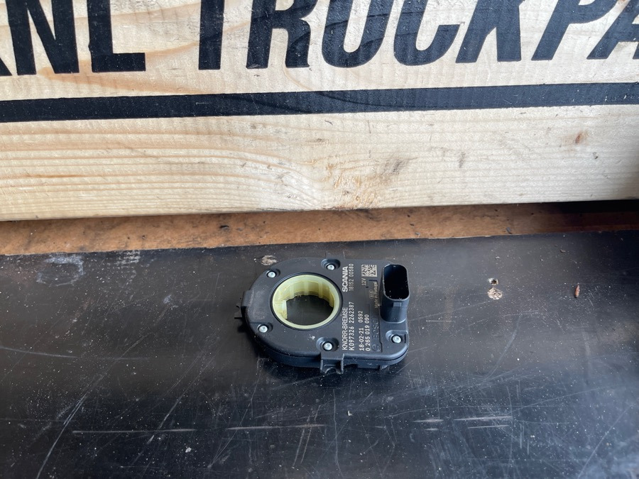 SCANIA STEERING ANGLE SENSOR 2262387 - Direcção de Caminhão: foto 1 SCANIA STEERING ANGLE SENSOR 2262387 - Direcção de Caminhão: foto 1