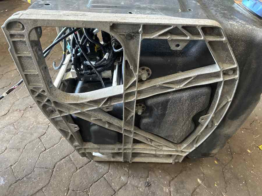 VOLVO ADBLUE TANK COMPLETE WITH PUMP 21645367 - Fornecimento de combustível de Caminhão: foto 2 VOLVO ADBLUE TANK COMPLETE WITH PUMP 21645367 - Fornecimento de combustível de Caminhão: foto 2