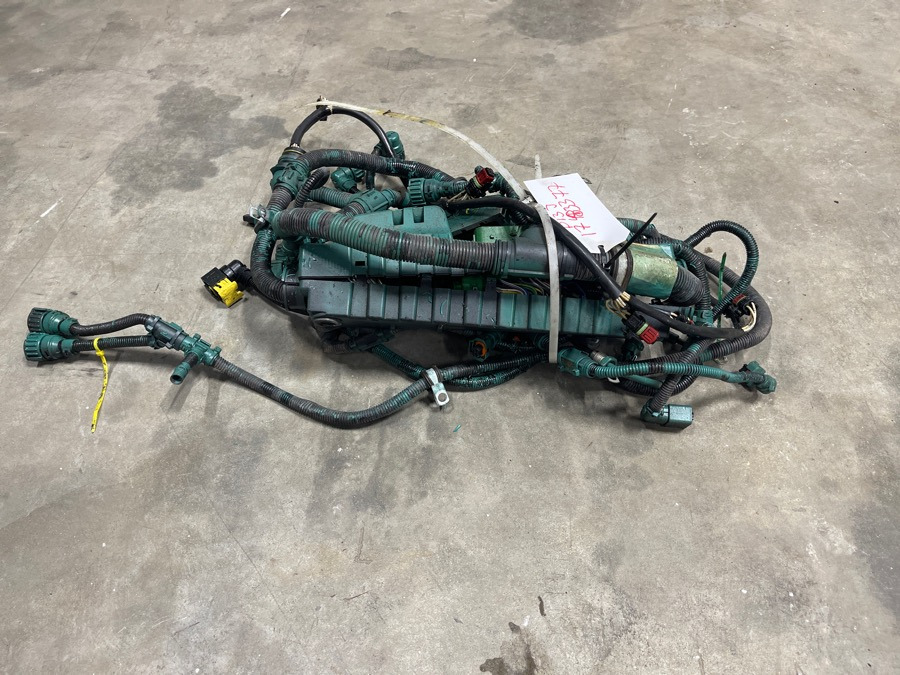 VOLVO CONSTRUCTION, WIRING HARNESS 17483377 - Cables/ Wire harness de Caminhão: foto 1 VOLVO CONSTRUCTION, WIRING HARNESS 17483377 - Cables/ Wire harness de Caminhão: foto 1