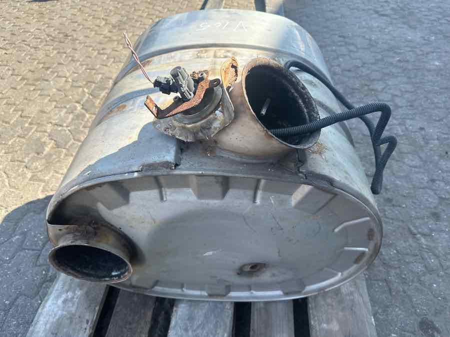 VOLVO EXHAUST 20894953 - Silenciador/ Sistema de escape de Caminhão: foto 2 VOLVO EXHAUST 20894953 - Silenciador/ Sistema de escape de Caminhão: foto 2