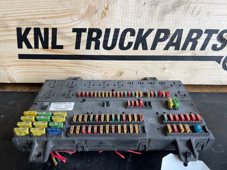 VOLVO FUSE AND RELAY CENTRE 20568055 - Sistema elétrico de Caminhão: foto 1 VOLVO FUSE AND RELAY CENTRE 20568055 - Sistema elétrico de Caminhão: foto 1