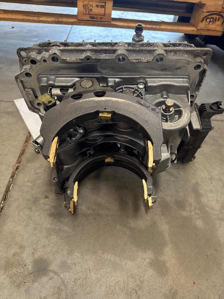 VOLVO ISHIFT HOUSE ASSY 22780685 - Caixas de velocidade e peças de Caminhão: foto 3 VOLVO ISHIFT HOUSE ASSY 22780685 - Caixas de velocidade e peças de Caminhão: foto 3