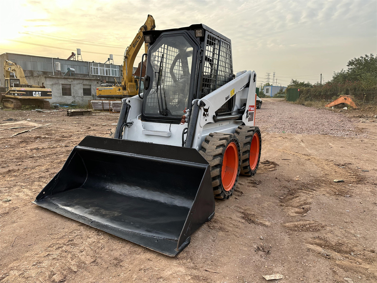 BOBCAT S300 - Mini carregadeira: foto 2 BOBCAT S300 - Mini carregadeira: foto 2
