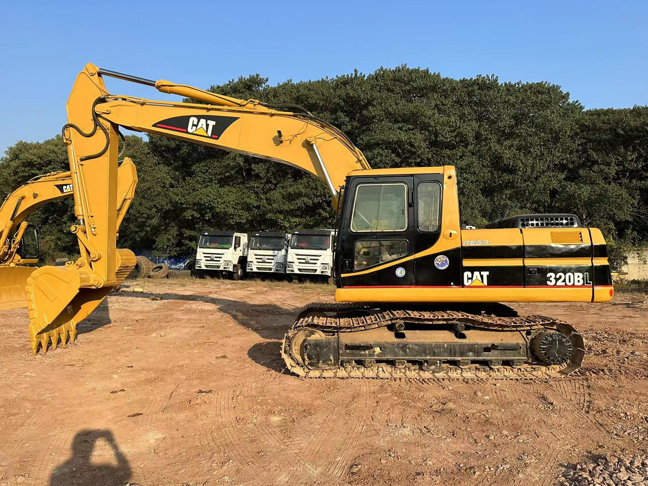 CAT 320BL - Escavadora de rastos: foto 2 CAT 320BL - Escavadora de rastos: foto 2